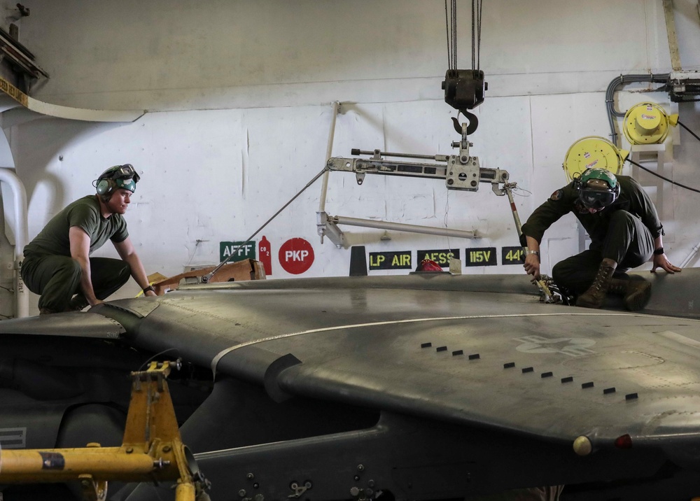 Kearsarge Harrier Wing Maintenance