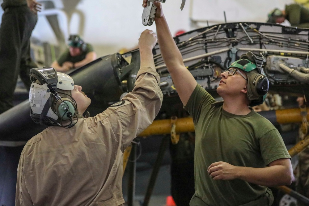 Kearsarge Harrier Wing Maintenance