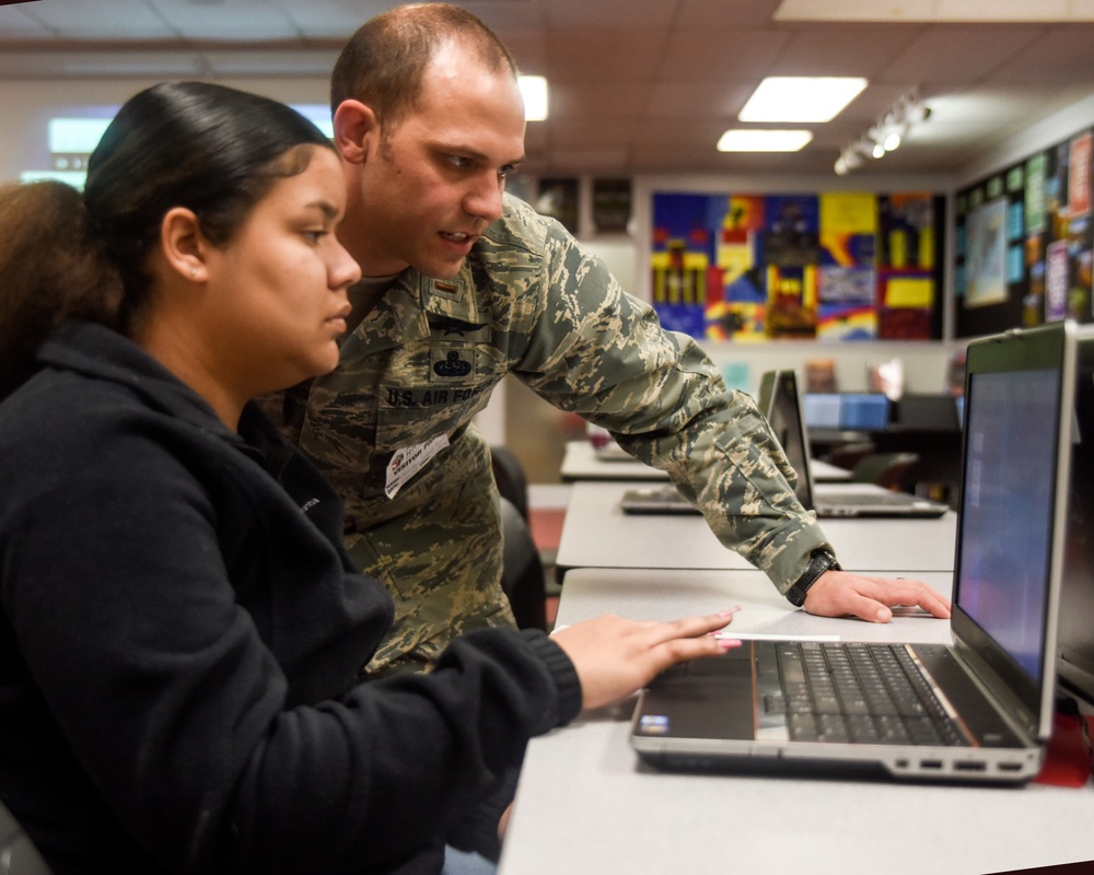 Arkansas National Guard cyber unit teaches local school cybersecurity best practices