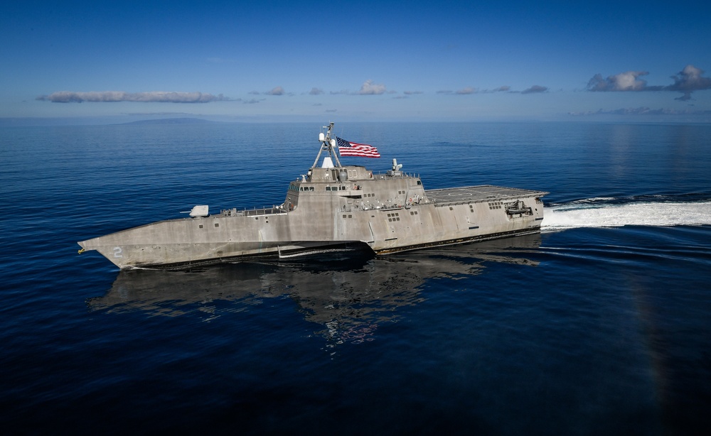 USS Independence (LCS 2) Sails in the Eastern Pacific