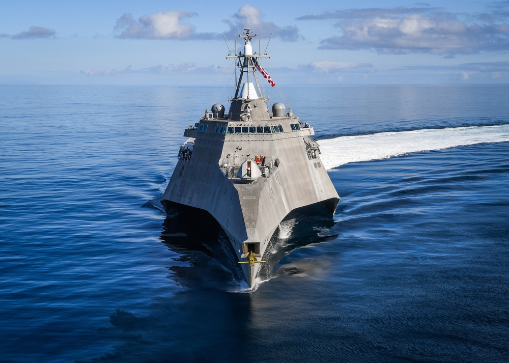 USS Independence (LCS 2) Sails in the Eastern Pacific