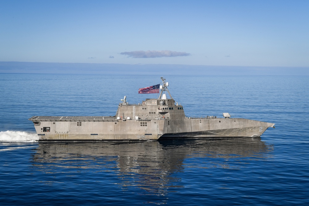 USS Independence (LCS 2) Sails in the Eastern Pacific