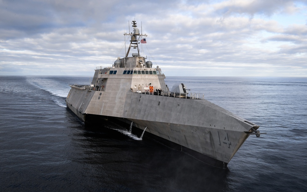 USS Manchester (LCS 14) Sails in the Eastern Pacific