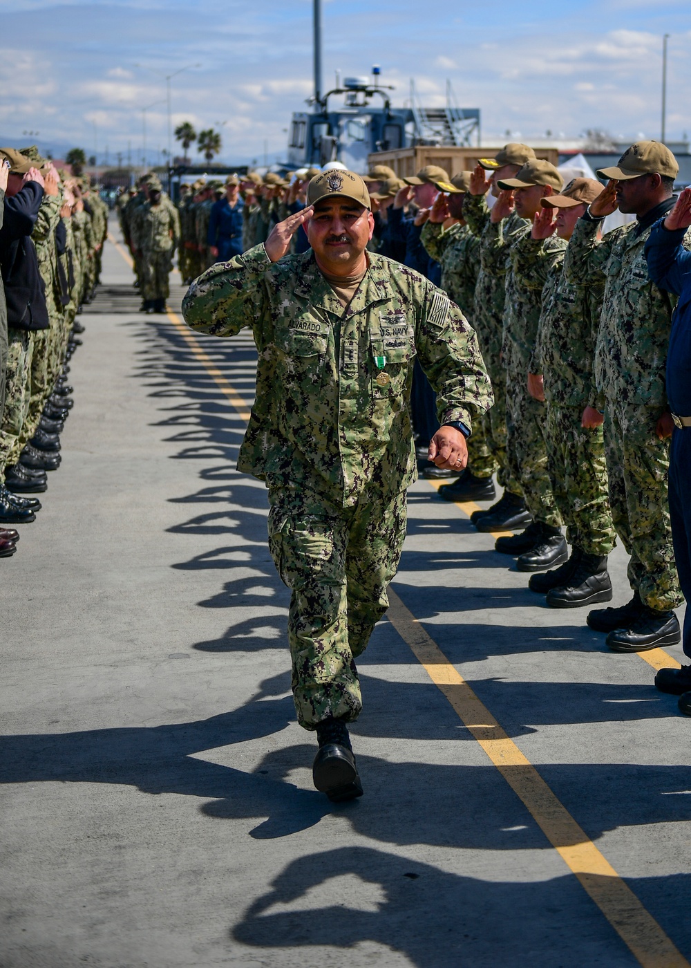 USS Makin Island bong-off