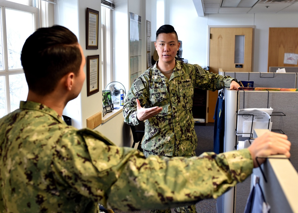 Tucson Navy Recruiter Sets High Goals