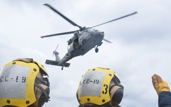USS Blue Ridge Sailors participate in VERTREP