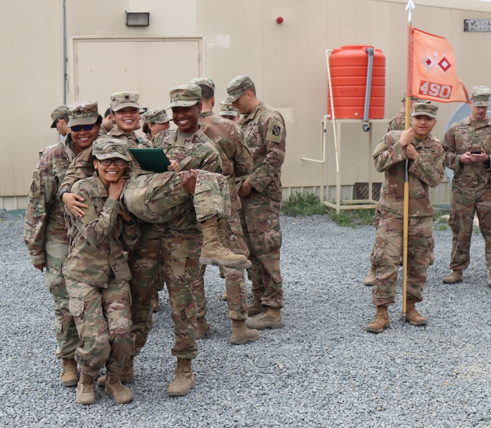 DVIDS Images Spc. Hawthorne receives for her service [Image 7