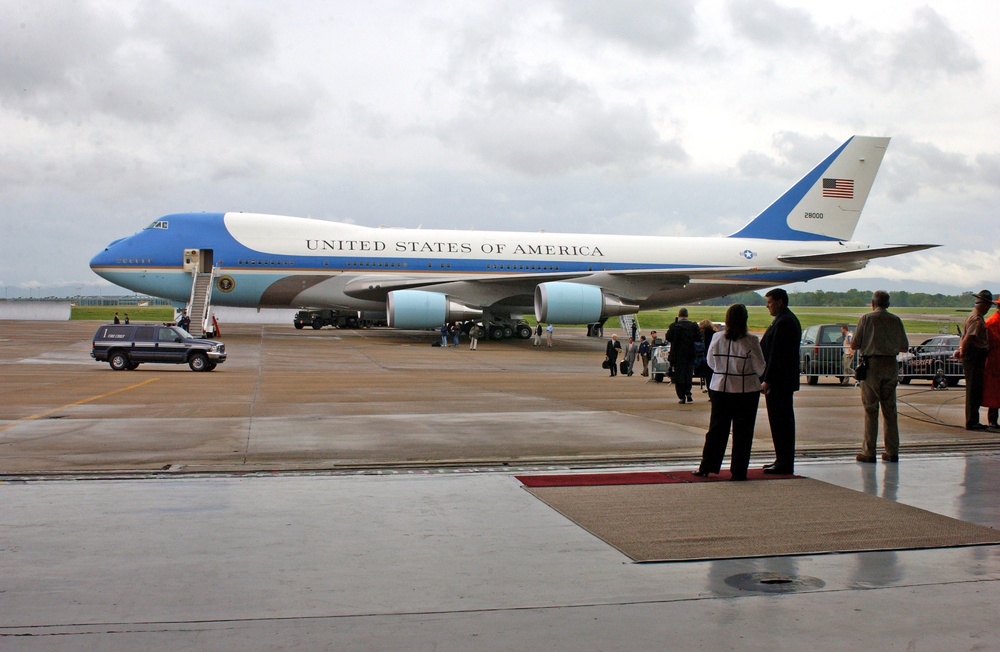President George W. Bush visits McGhee Tyson ANG Base