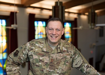 Chaplain Graham Baily wins Edwin R. Chess award