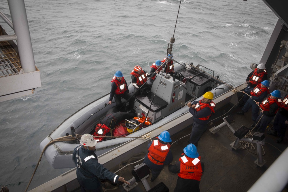 DVIDS - Images - Man Overboard Drill [Image 3 of 7]