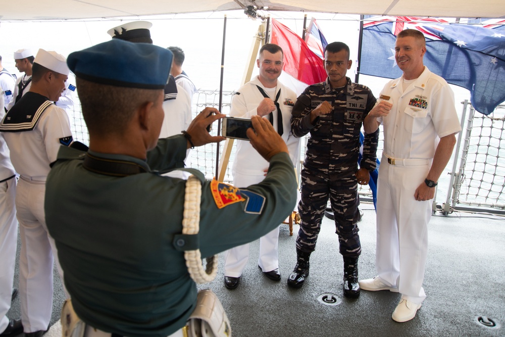 US, Australian, Indonesian sailors commemorate WWII Battle of Sunda Strait