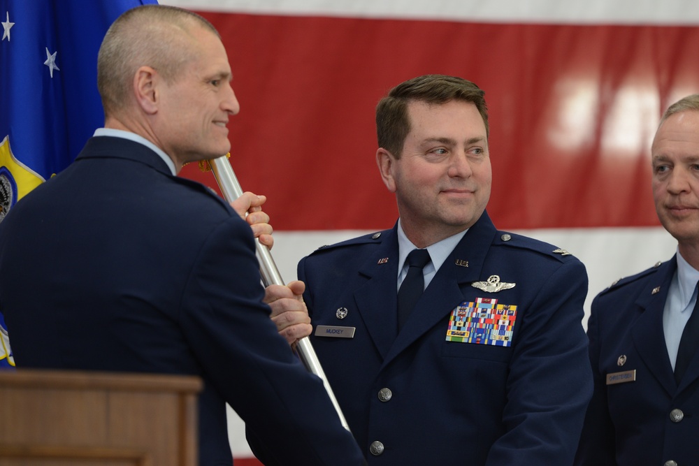 Muckey takes the helm as 185th wing commander