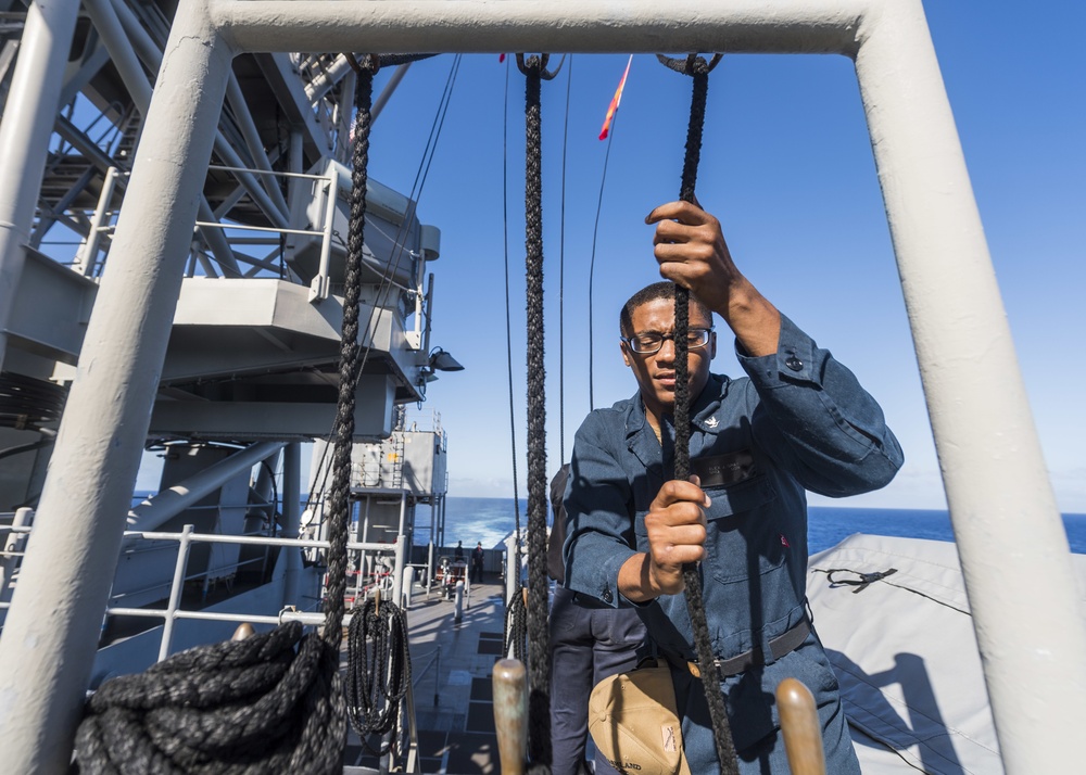 USS Ashland conducts RAS with USNS Pecos