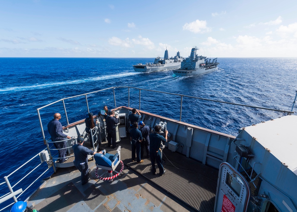 USS Ashland conducts RAS with USNS Pecos