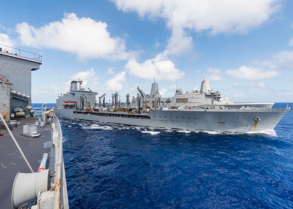 USS Ashland conducts RAS with USNS Pecos