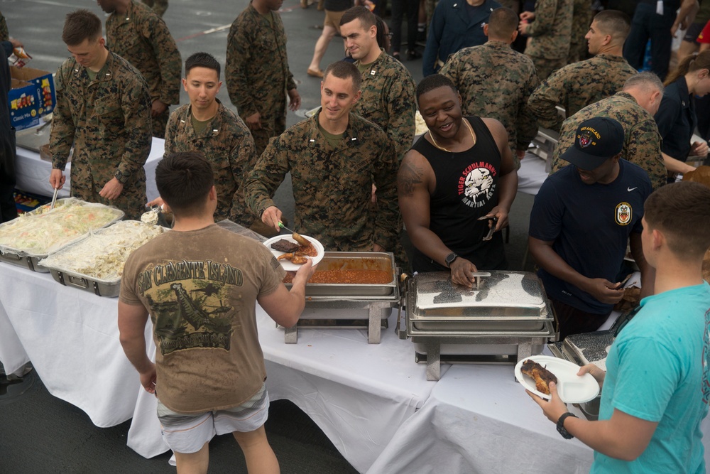31st MEU Marines and Sailors enjoy “Steel Beach” event aboard USS Ashland