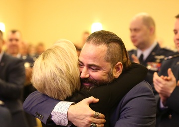 Gen. Goldfein reunites with pararescueman before Spaatz Association keynote