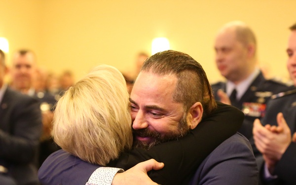 Gen. Goldfein reunites with pararescueman before Spaatz Association keynote