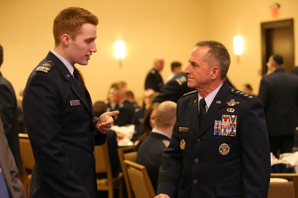 CSAF meets with auxiliary airmen during Spaatz Association event