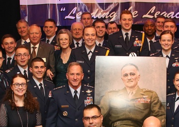 CSAF meets with auxiliary airmen during Spaatz Association event