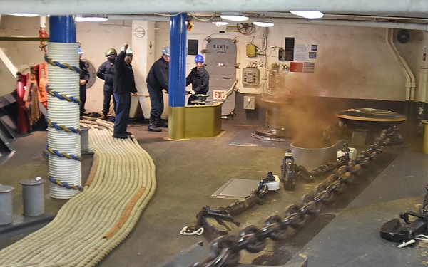USS Blue Ridge conducts precision anchoring event