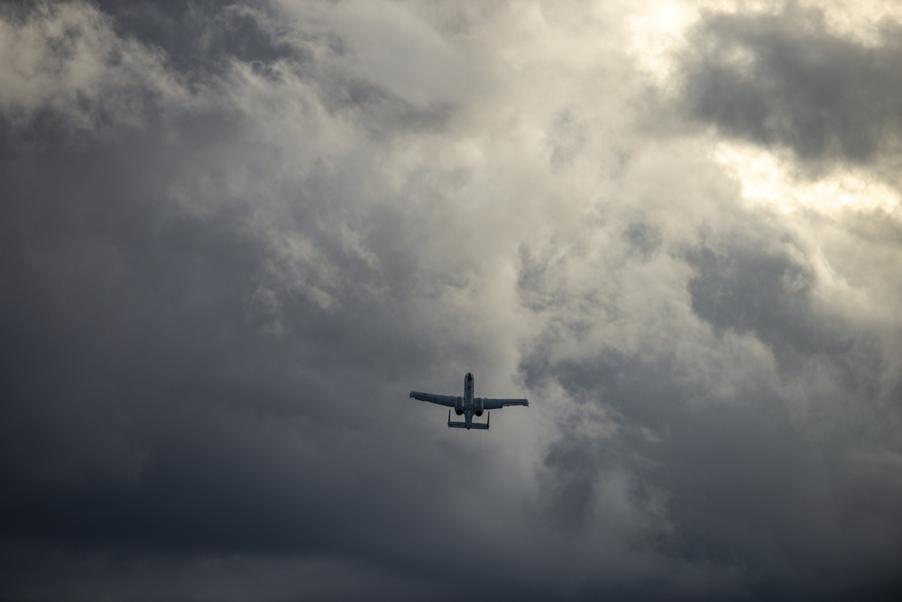 A-10C Demo Team flies through the sky