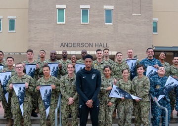 Dejounte Murray Tours the METC