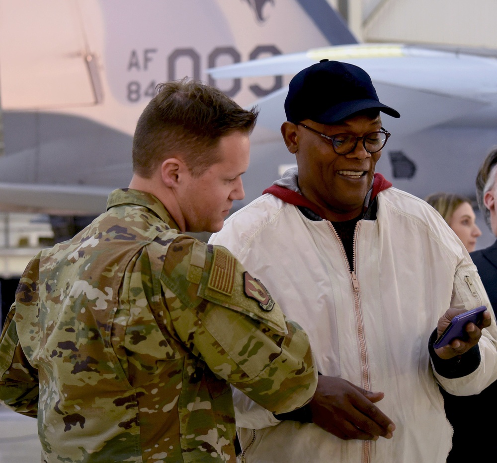 Samuel L Jackson with Edwards lieutenant