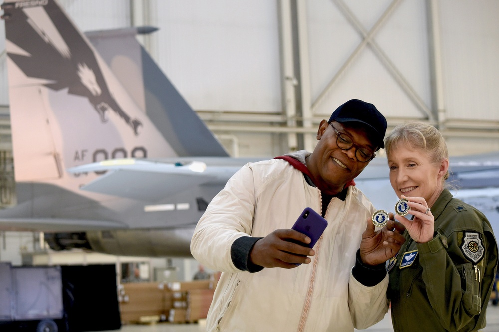 Samuel L Jackson takes a photo with Gen Jeannie Leavitt