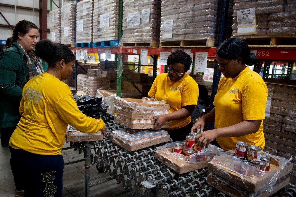 James E. Williams Sailors Volunteer During Mobile Navy Week
