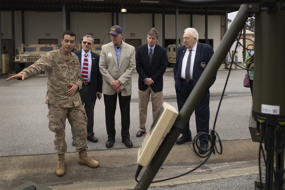 WWII pilot shares wisdom with Airmen