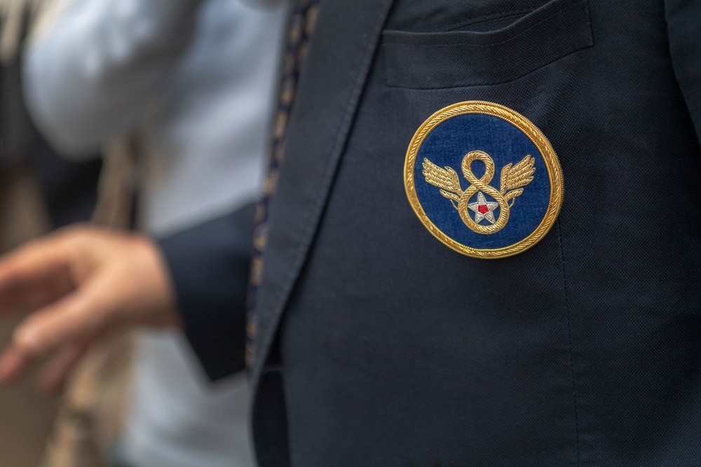 WWII pilot shares wisdom with Airmen