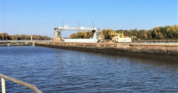Corps of Engineers on Track for Illinois Waterway Lock Closures