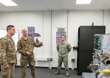 C-5M maintainers learn on upgraded legacy trainers