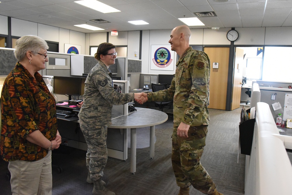 Lt. Gen Rice visits 119th Wing