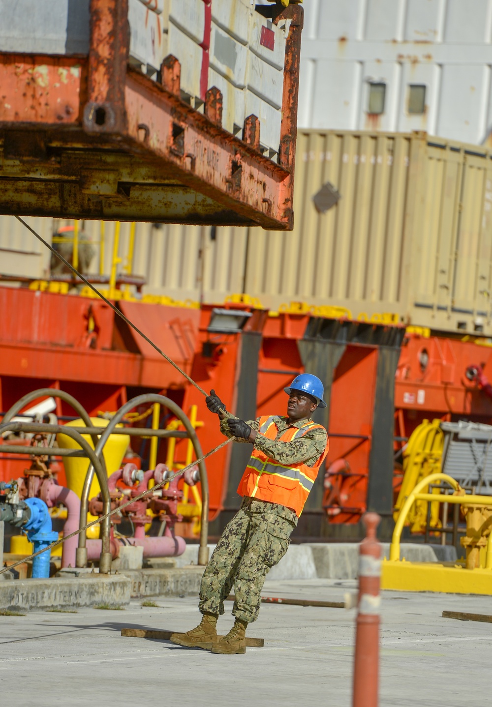 Sailors with NCHB-1 offload cargo