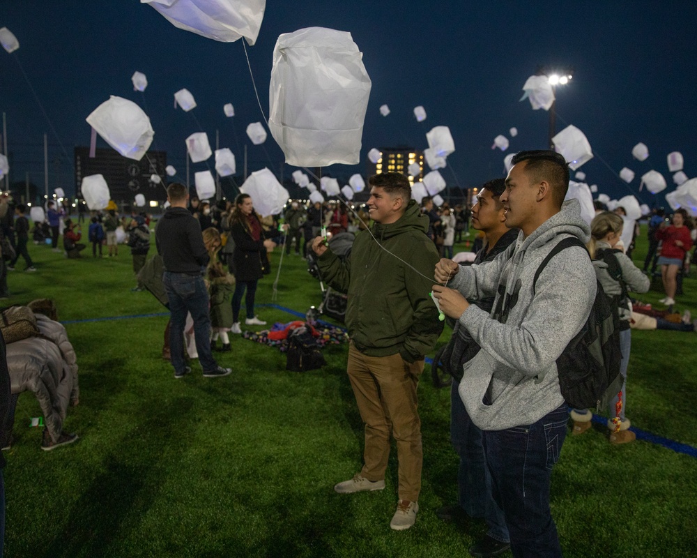 US service members volunteer in lantern festival