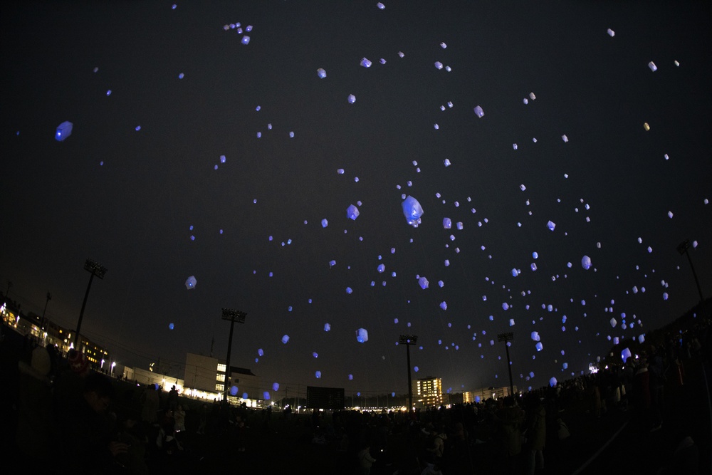 US service members volunteer in lantern festival