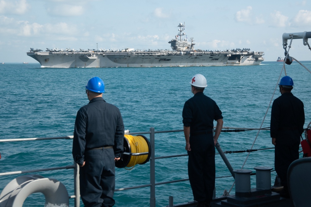 USS Chief transits South China Sea with Stennis and Mobile Bay