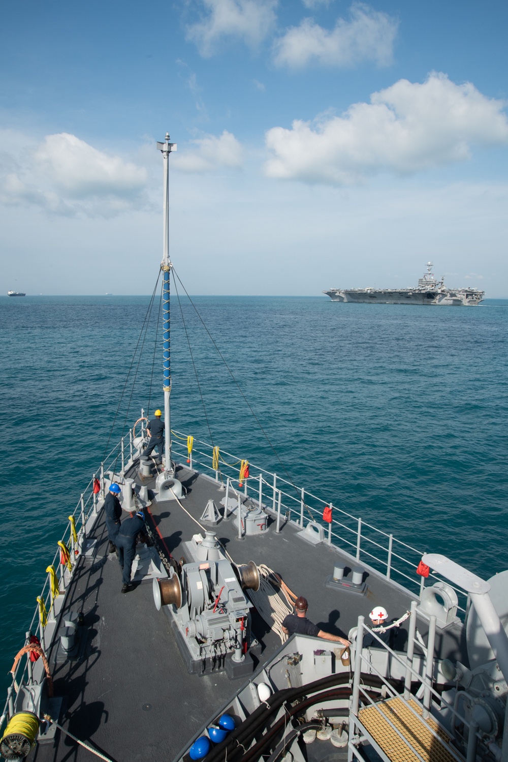 USS Chief transits South China Sea with Stennis and Mobile Bay