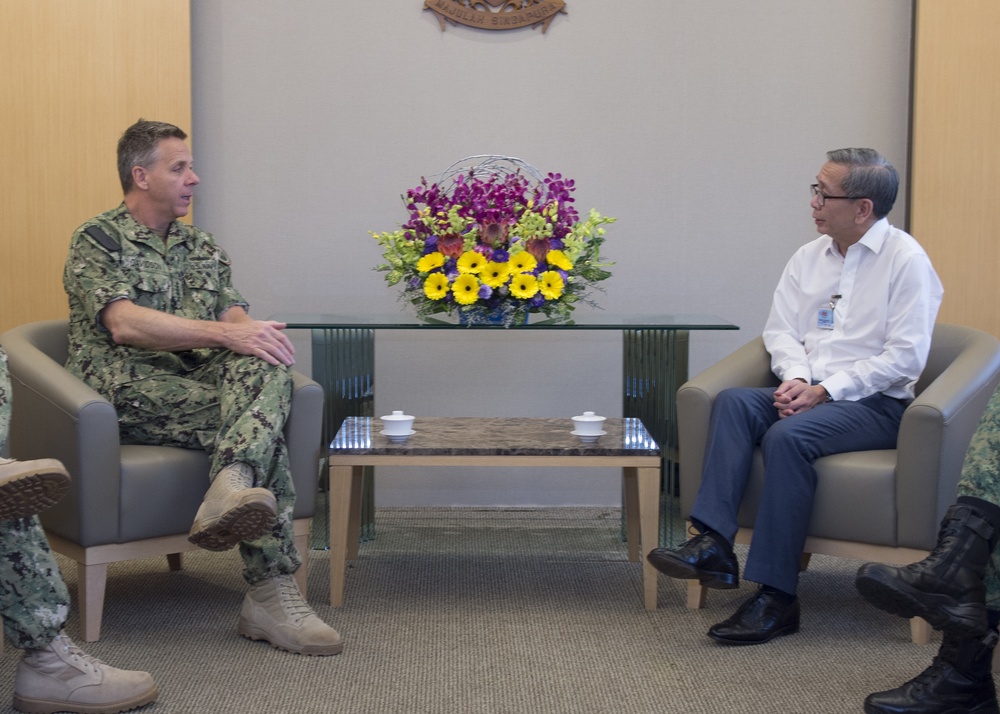 USINDOPACOM Commander visits Singapore