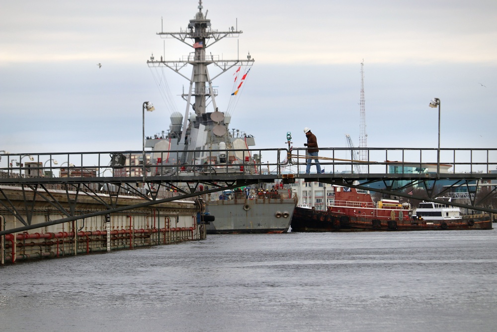 USS Arleigh Burke (DDG 51) Dry-Docking