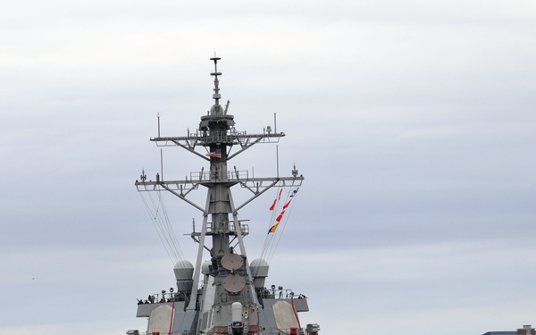 USS Arleigh Burke (DDG 51) Dry-Docking