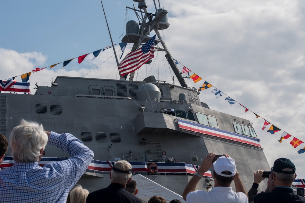 City of Charleston honored by hosting commissioning of USS Charleston