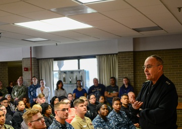 Navy surgeon general visits Portsmouth, discusses readiness and Navy Medicine’s transformation
