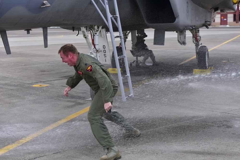 Lt. Col. Eric Haas fini flight