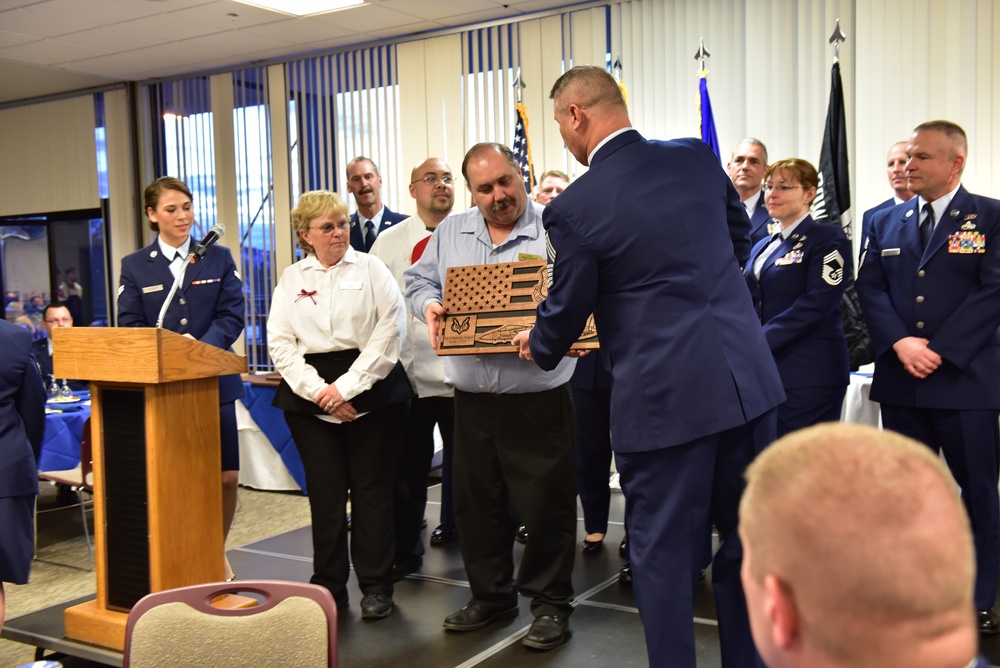 173rd FW hosts awards banquet to honor superior performers