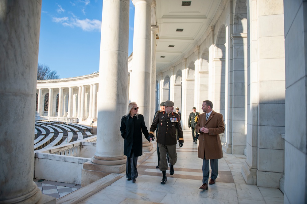 Commander of Canadian Joint Operations Command Lt. Gen. M.N. (Mike) Rouleau Participates in a Public Wreath-Laying Ceremony at the Tomb of the Unknown Soldier