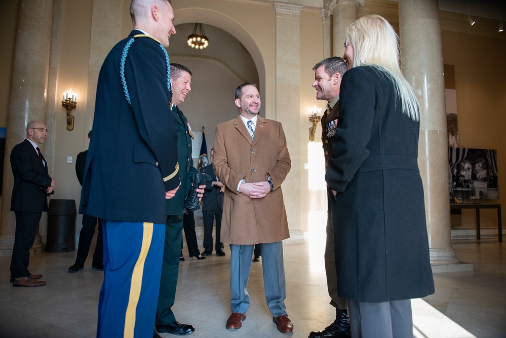 Commander of Canadian Joint Operations Command Lt. Gen. M.N. (Mike) Rouleau Participates in a Public Wreath-Laying Ceremony at the Tomb of the Unknown Soldier