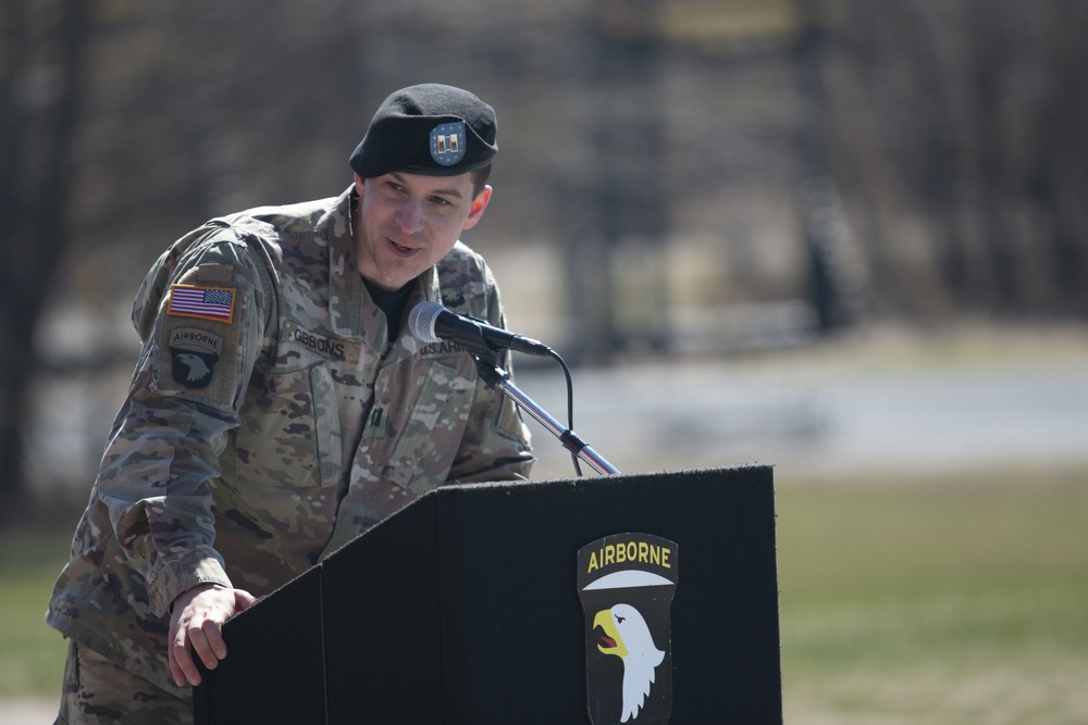 Air Assault school changes command